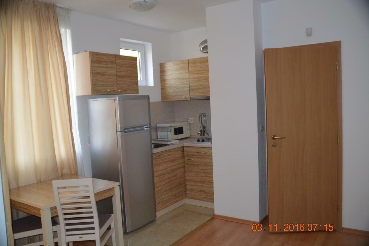 ساني بيتش Guest Apartments Salena المظهر الخارجي الصورة