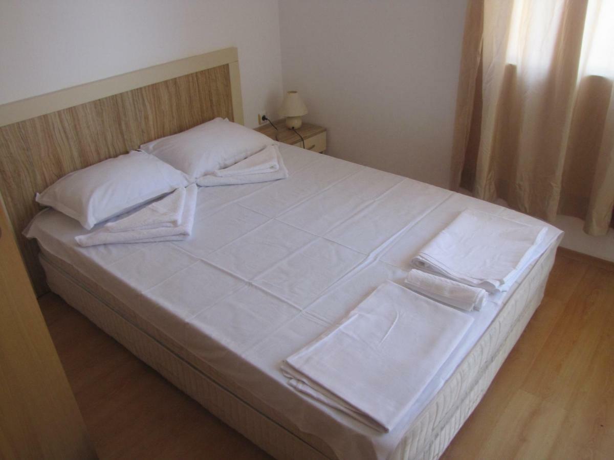 ساني بيتش Guest Apartments Salena المظهر الخارجي الصورة