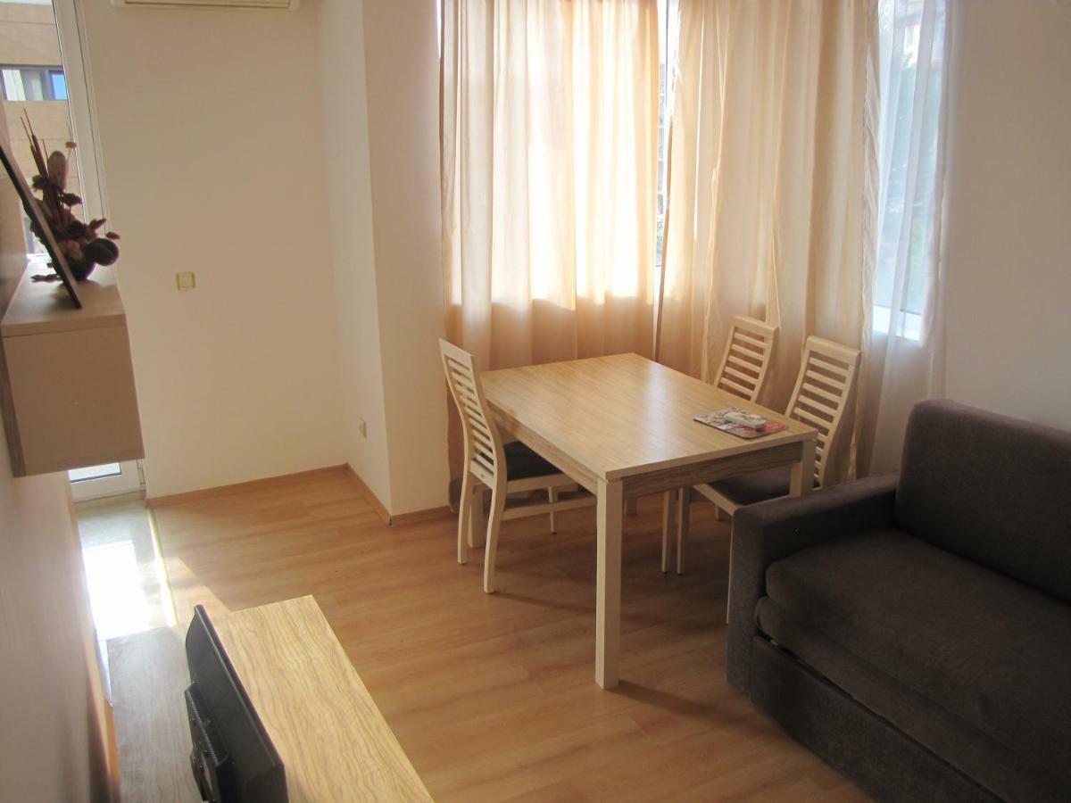 ساني بيتش Guest Apartments Salena المظهر الخارجي الصورة