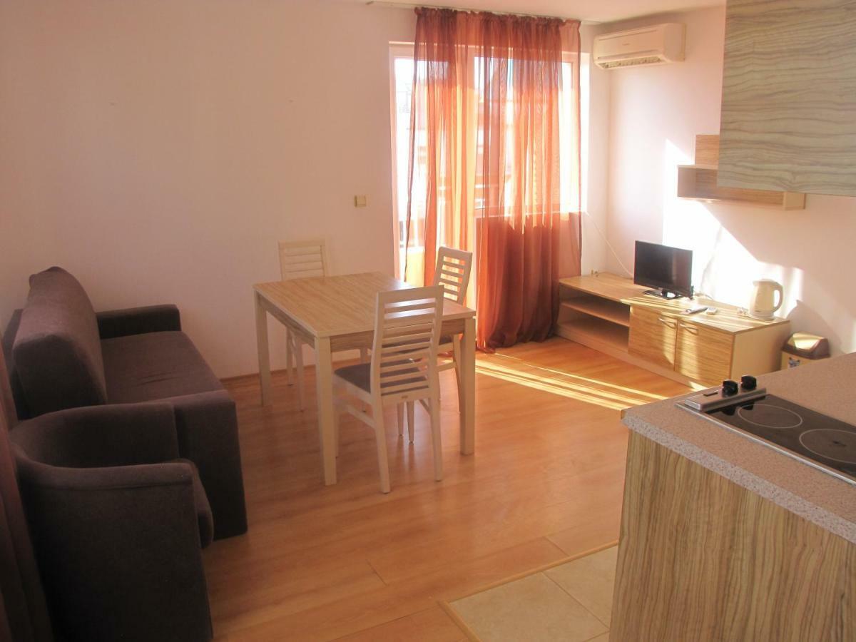 ساني بيتش Guest Apartments Salena المظهر الخارجي الصورة