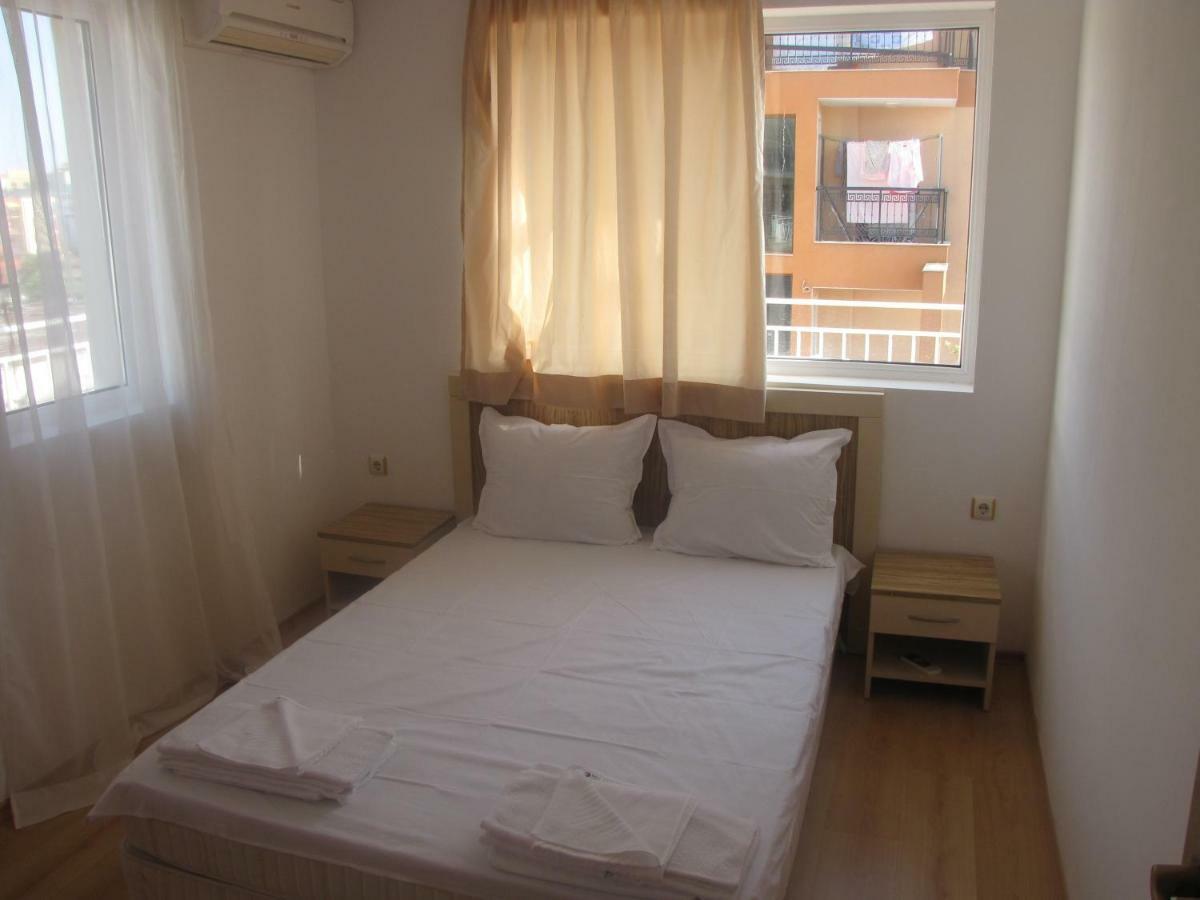 ساني بيتش Guest Apartments Salena المظهر الخارجي الصورة