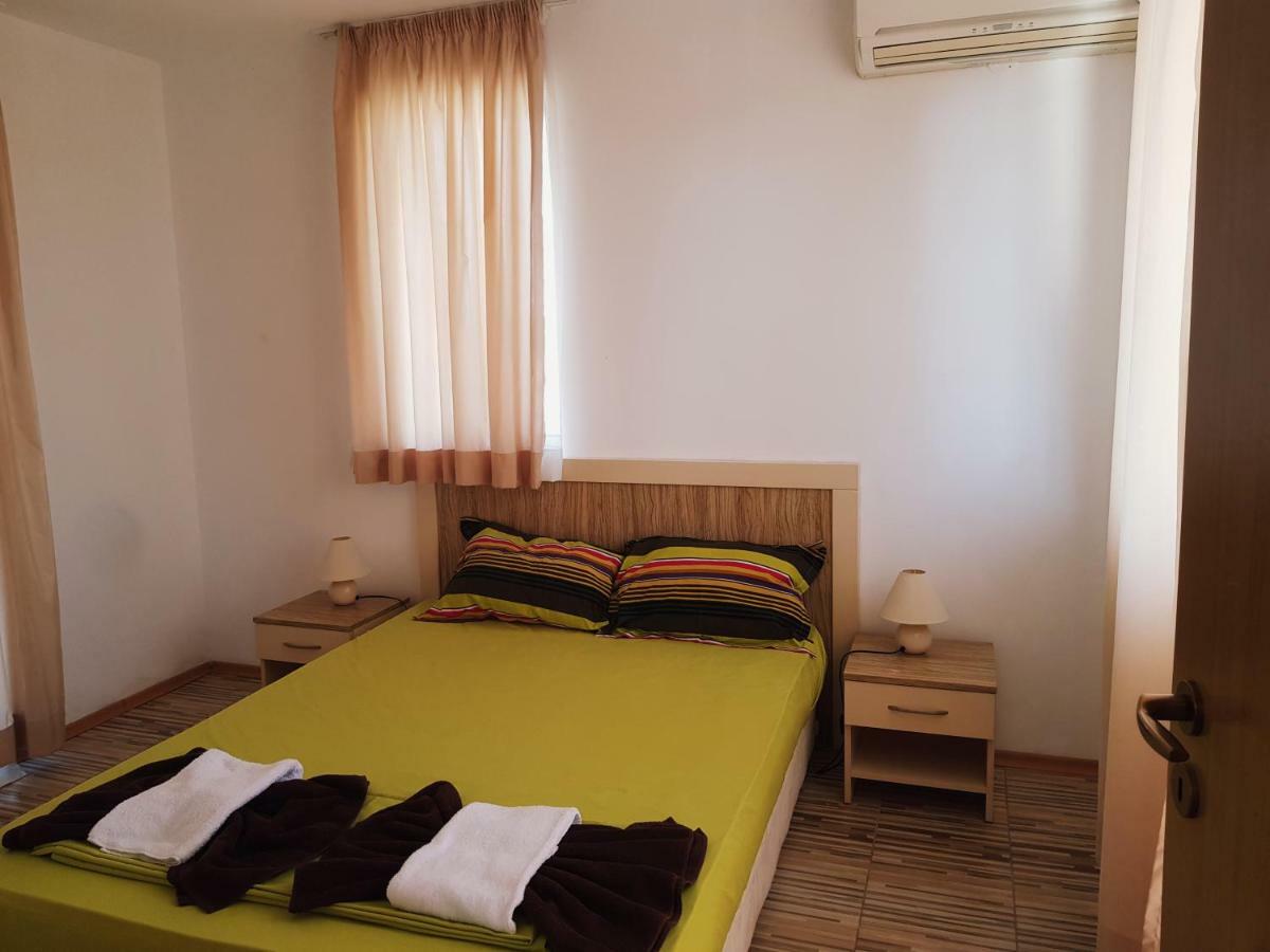 ساني بيتش Guest Apartments Salena المظهر الخارجي الصورة
