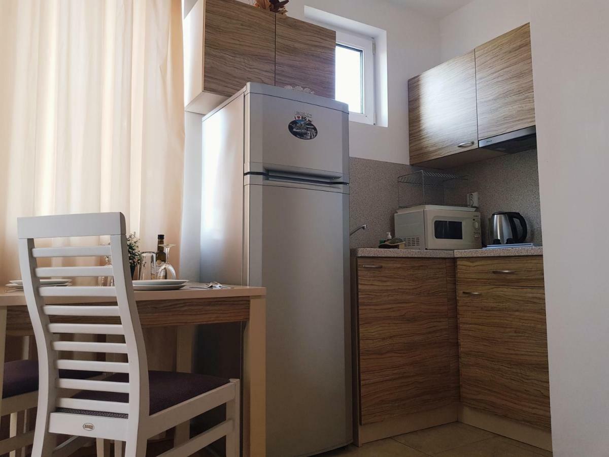 ساني بيتش Guest Apartments Salena المظهر الخارجي الصورة